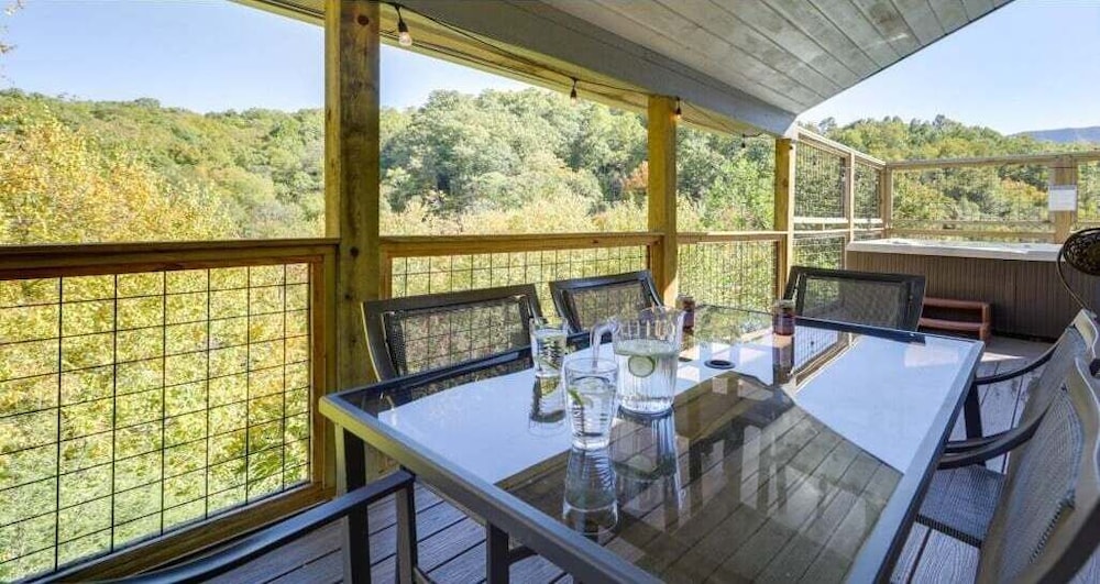 Vixen Run 4 Bedroom Cabin