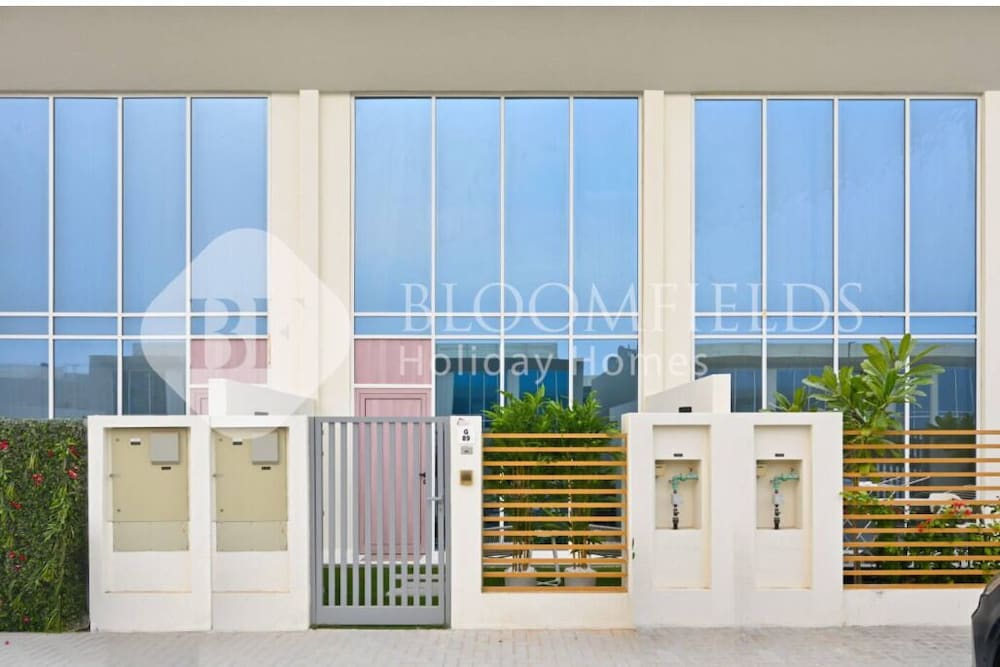 89 Bloomfields Modern 1BR Apt Rukan Dxb