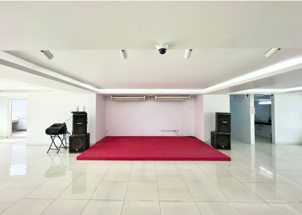 330sqft 3 Modern Stay with Sauna Pool