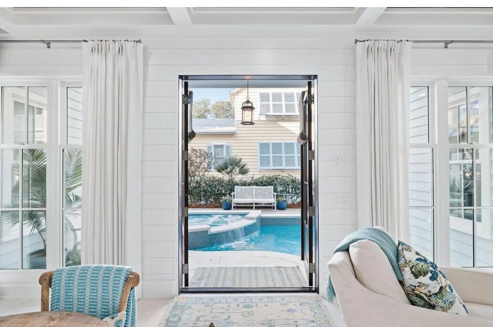 Sea La Vie Seaside Main House