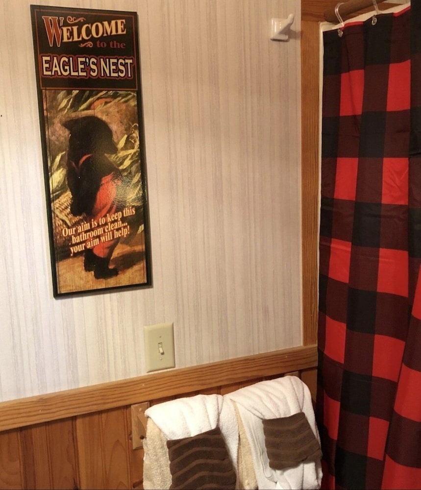 Eagles Nest 1 Bedroom Cabin