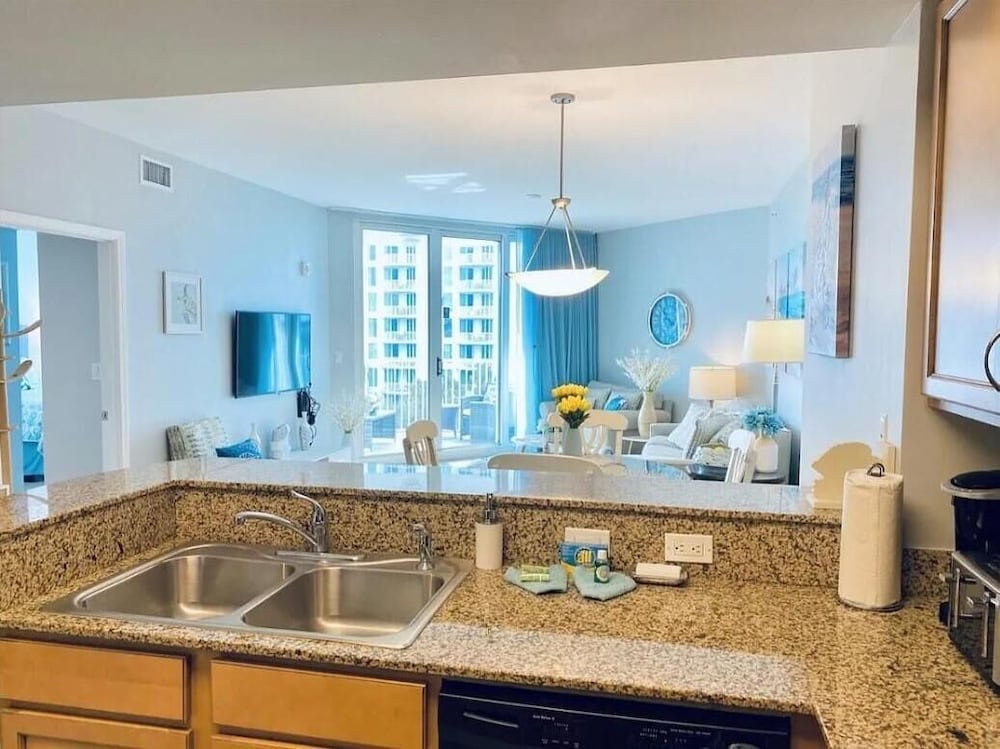 Palms Resort #1603 Jr. 2BR