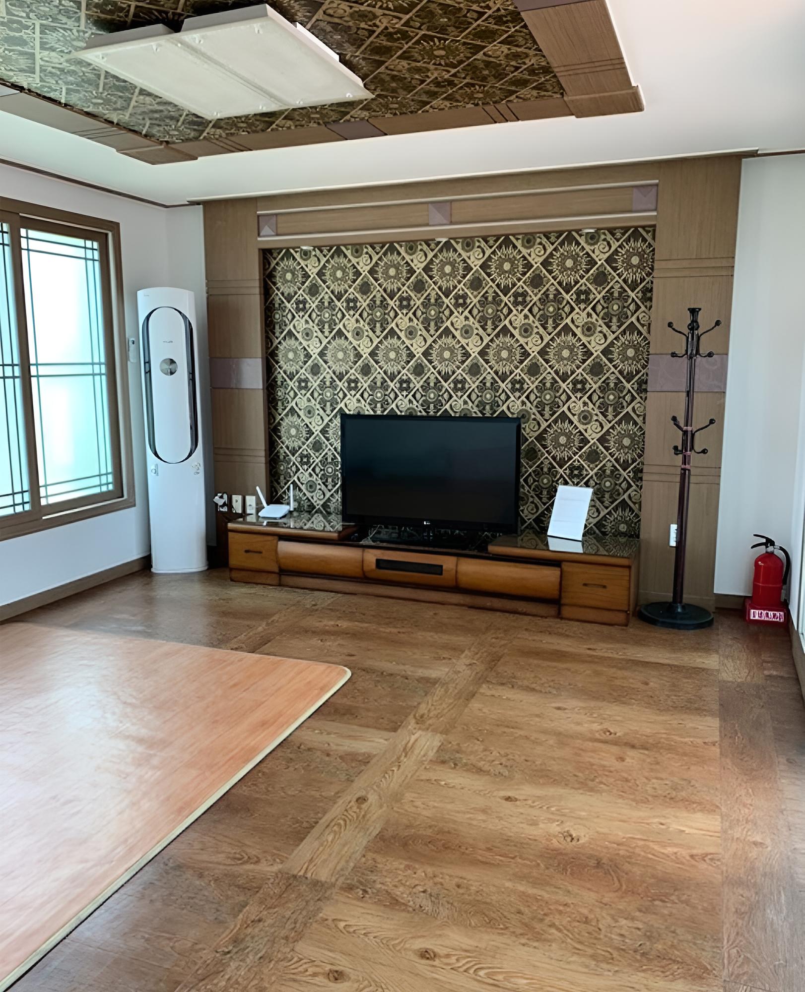 Aewol Neoreunmadang Unshared House view 3