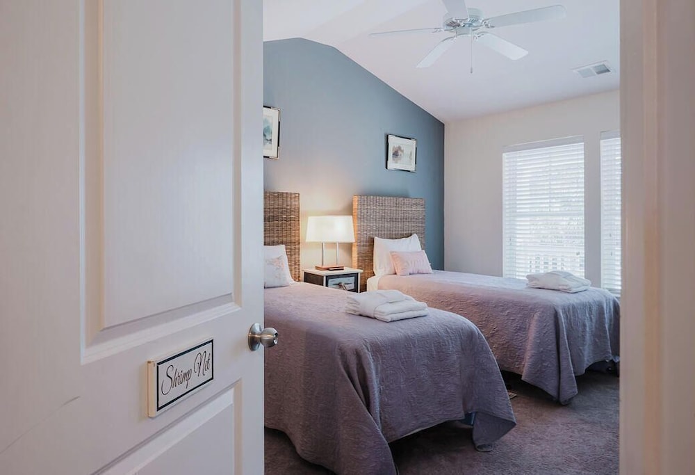 Mary Margaret Cottage - Spacious 4 Bed Coastal Home, Historic Old Town Bluffton