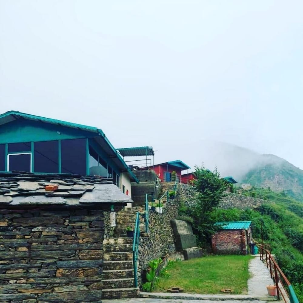 Deodar Inn resort