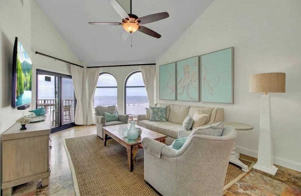 513 Seascape by Avantstay Oceanfront Home w/ Amazing Views & Community Pool Access