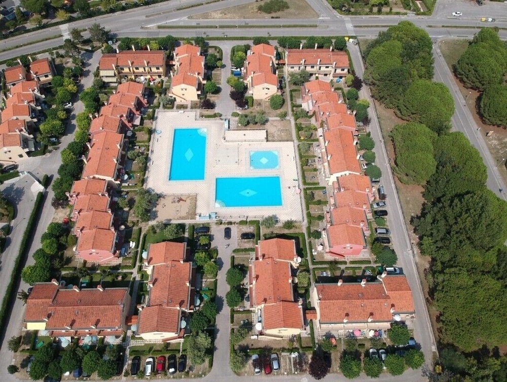 Renovated Home With Pool in Bibione