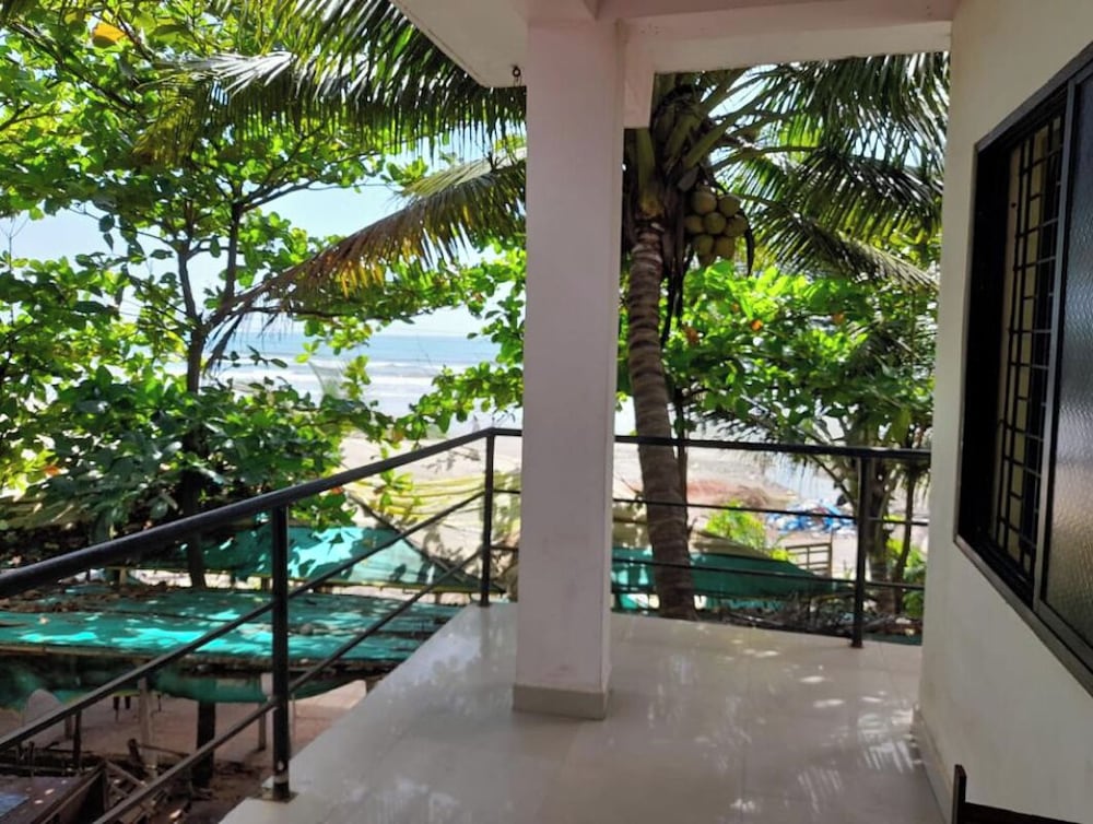 Est Hem Guesthouse Arambol view 5