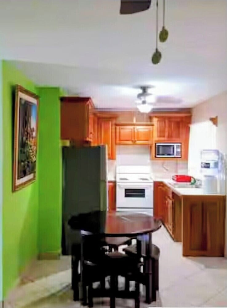 Paradise Suites & Residence