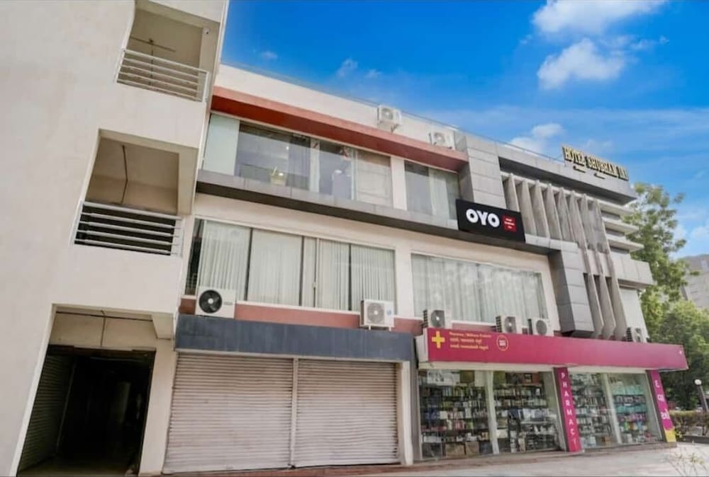 HOTEL SHUBHAM INN THALTEJ