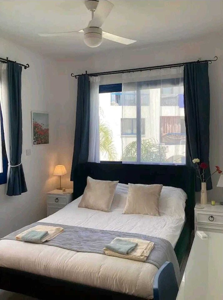 Paphos Pool View Apartment