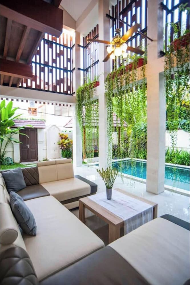 Huge Two Storey 4 Bed 4 Bath Villa With Pool Right in the Heart of Seminyak