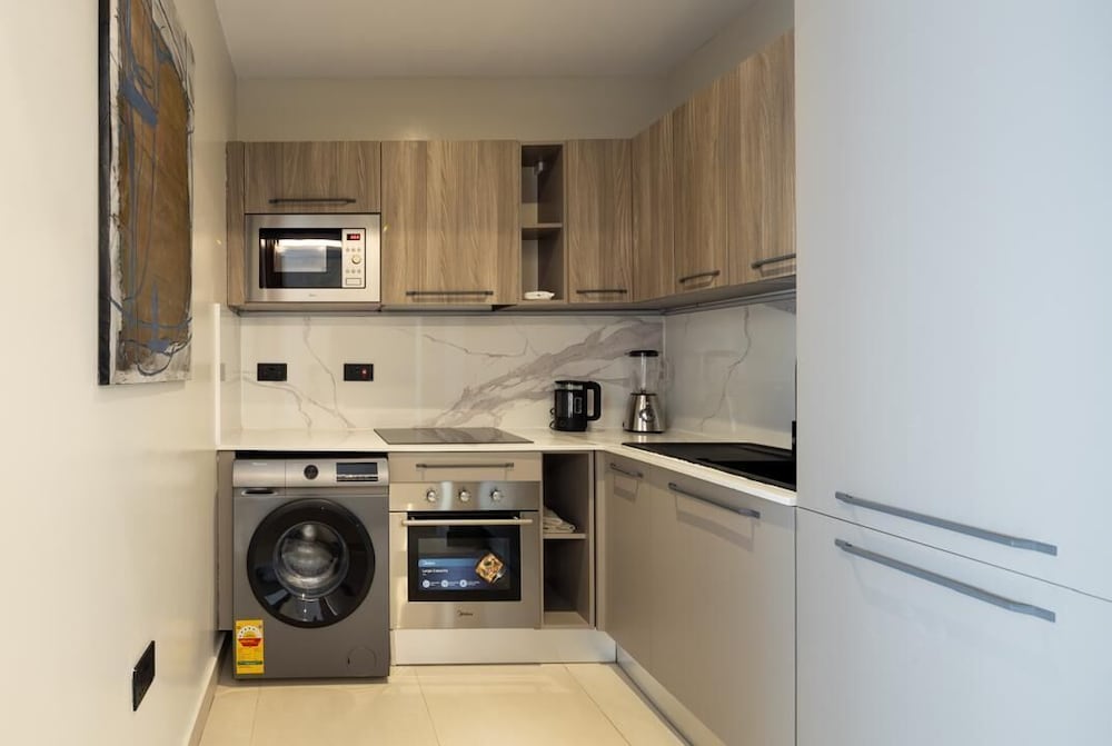Belfast studio-Blue Waters Property.
