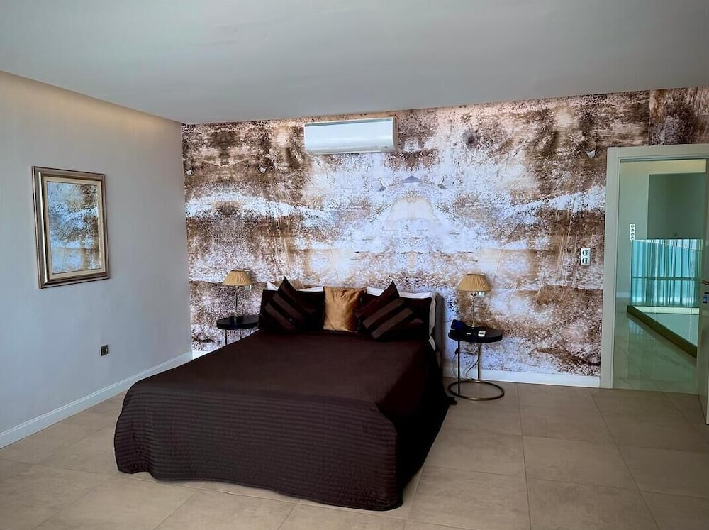 Villa Italia Somone Luxury Hotel