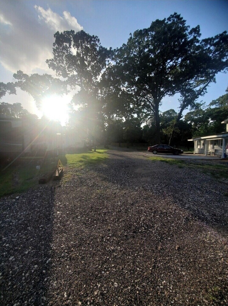 Serene Pinehurst Camper - Sleeps 2 - Pet Friendly