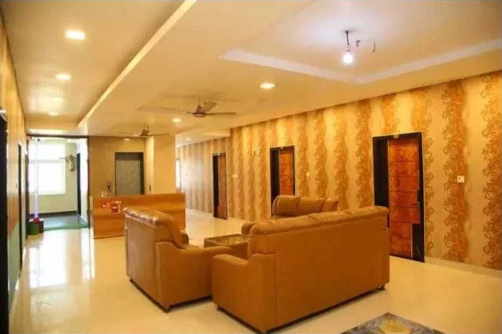 SR GRAND HOTEL