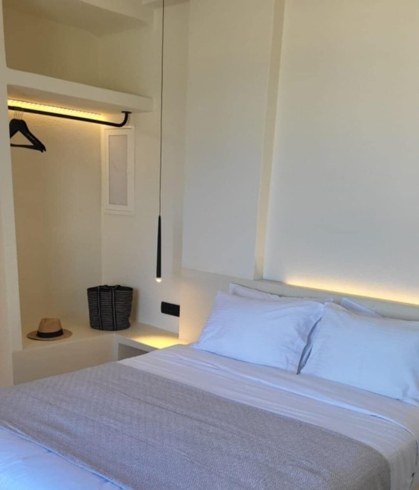 MAEVA Santorini Suites