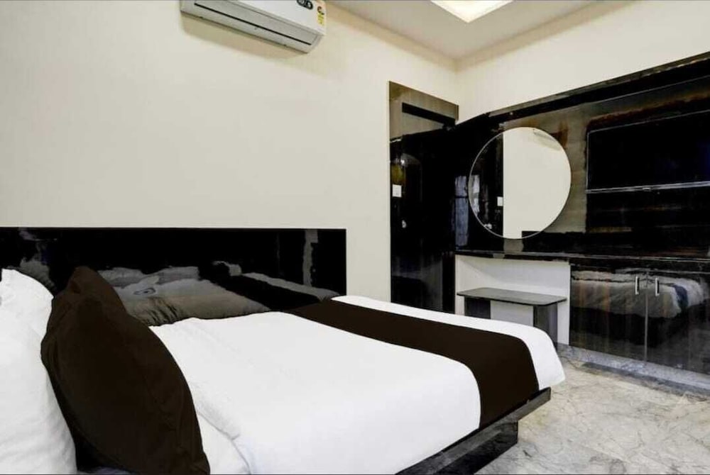 HOTEL SHUBHAM INN THALTEJ
