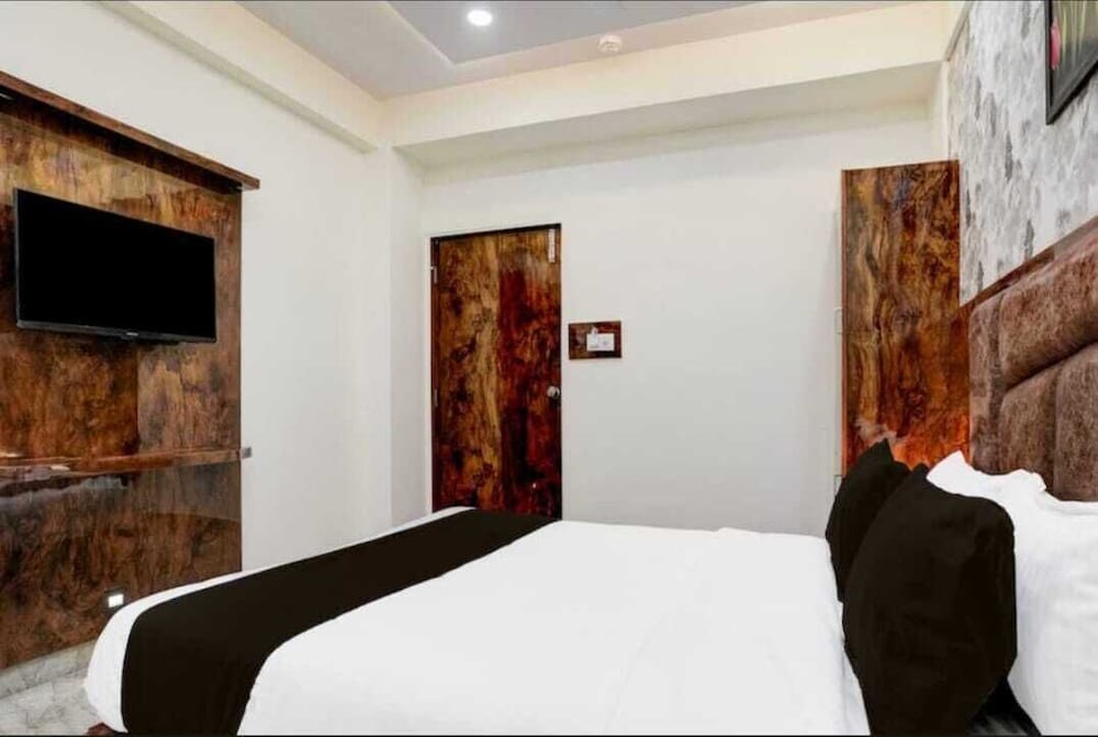 HOTEL SHUBHAM INN THALTEJ