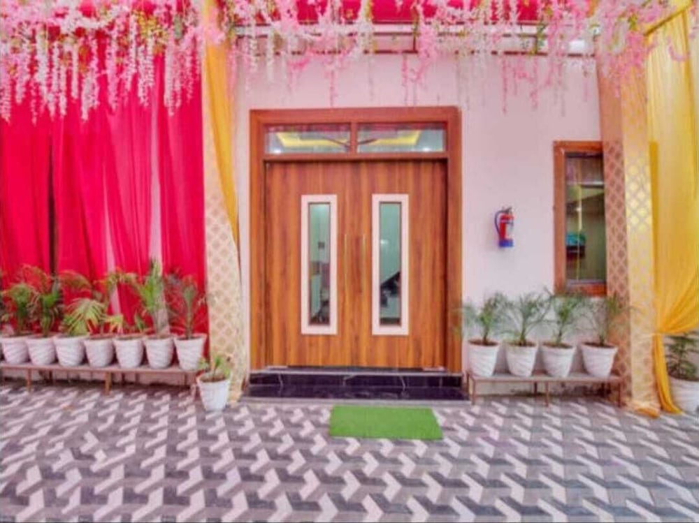 Shree Ji Hotel & Banquet