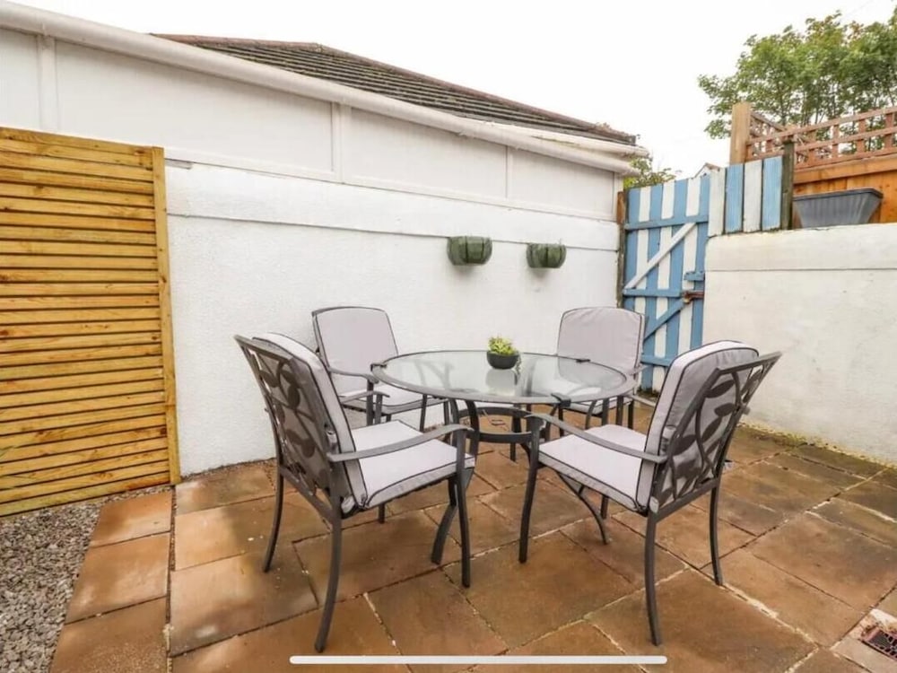 Kitty Cottage - 3 Bedroom - Warm and Welcoming - Sleeps 5 - Blackpool