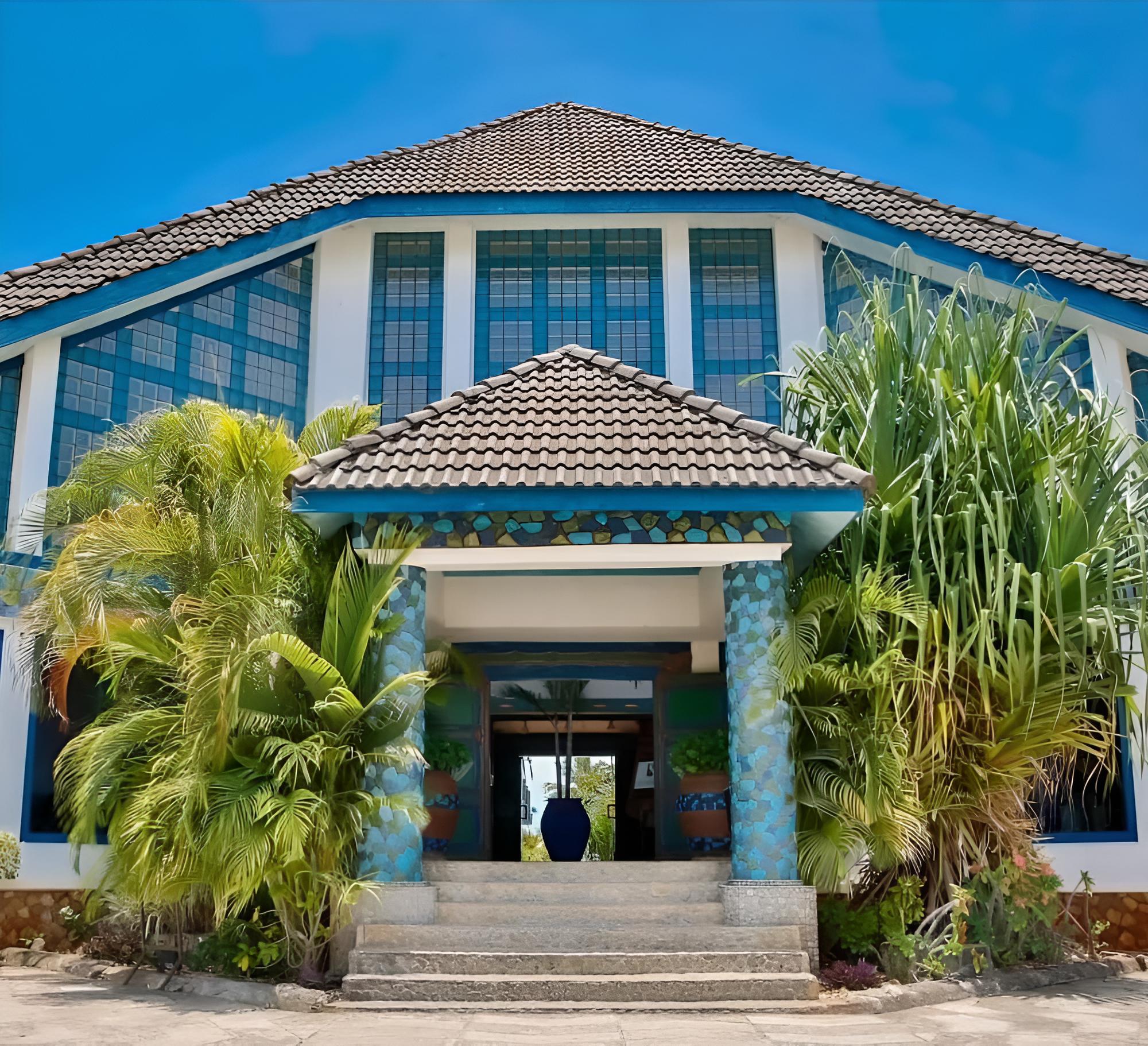 The Beach Comber Hotel & Resort view 4