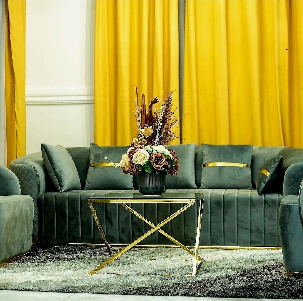Milton Avenue Suites
