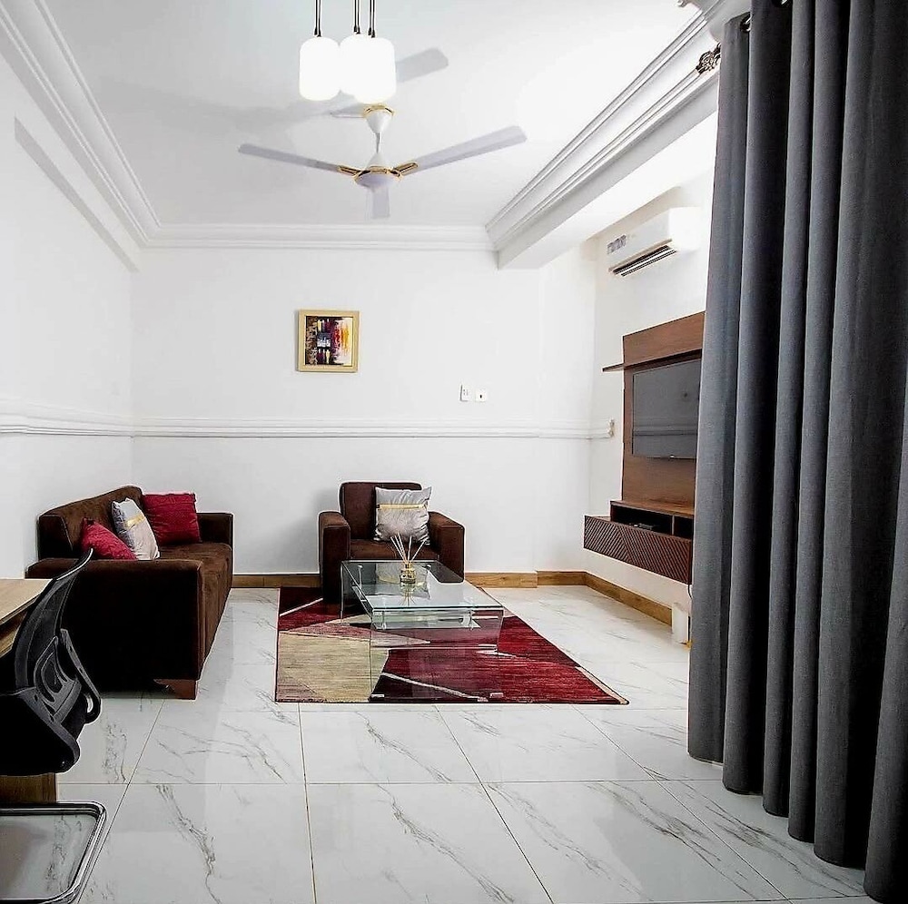 Milton Avenue Suites