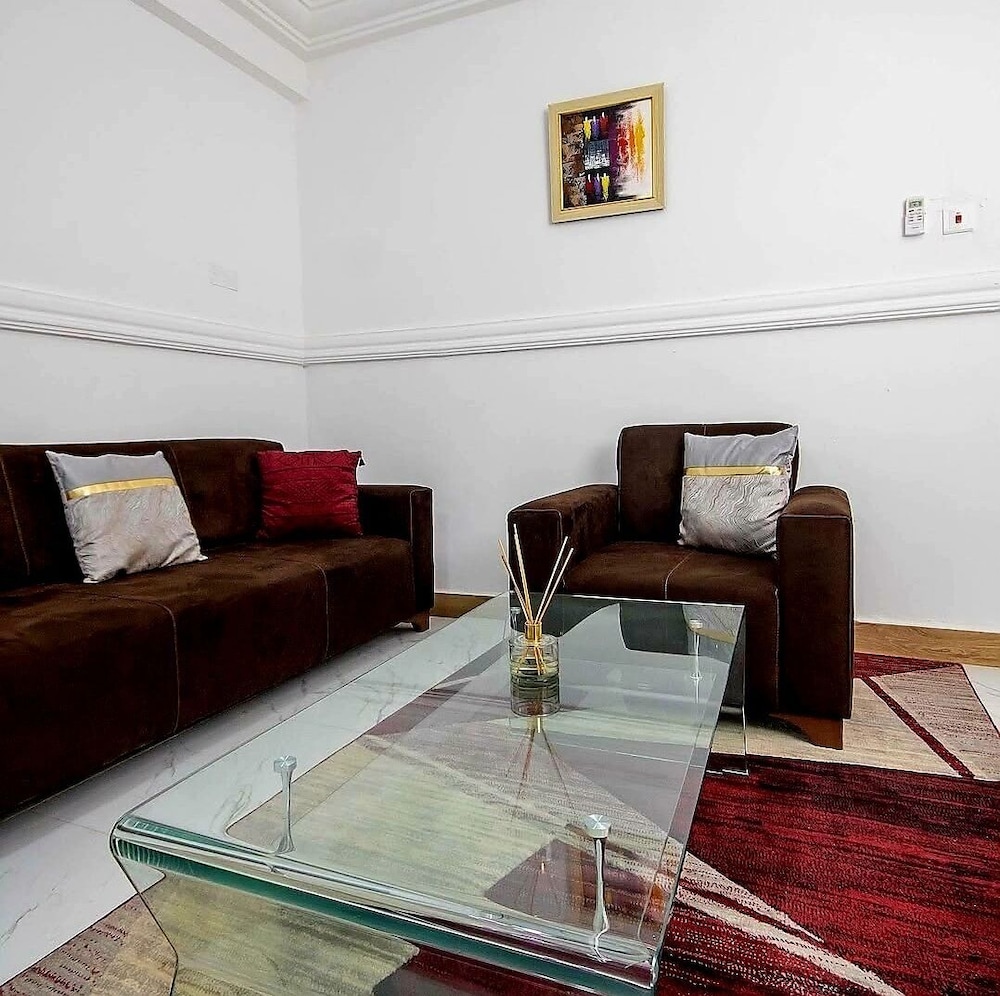 Milton Avenue Suites