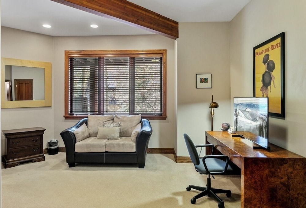 3135 Thistle - 7 Bedroom Private Home 7 Home