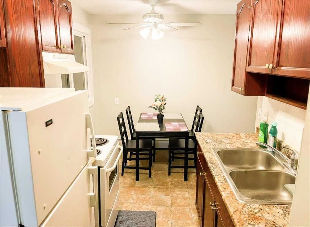 10644 113 St