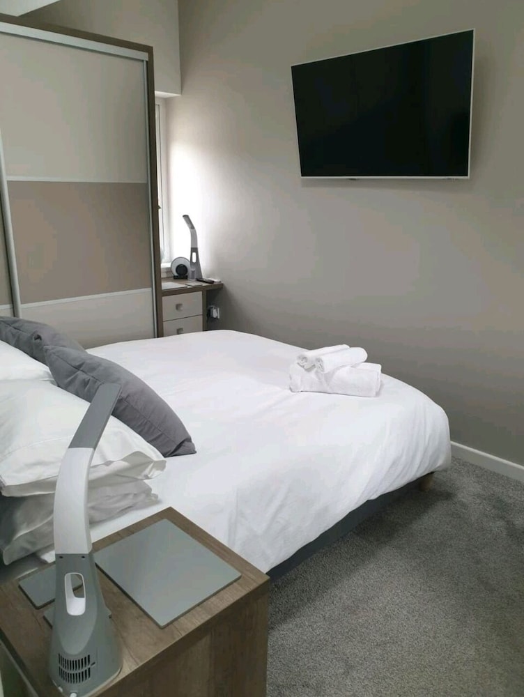 Cosy & Comfortable 2 Bedroom Annex New Build 2022 view 5