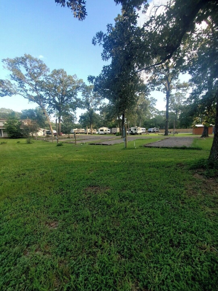 Serene Pinehurst Camper - Sleeps 2 - Pet Friendly