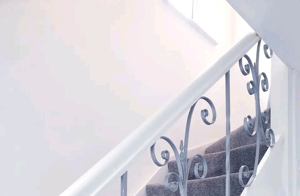 Beautiful 3-bed House in Birmingham view 4