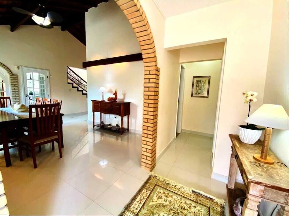 Villa Amarela