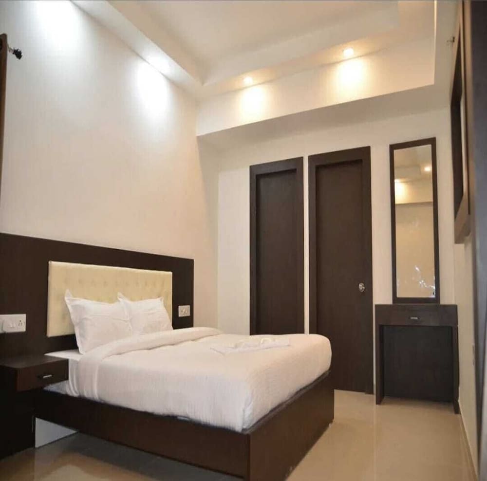 Hotel Max INN