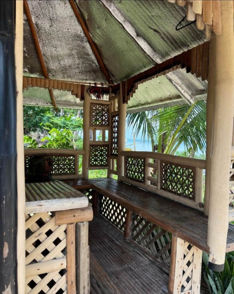 Floresita's Beach Resort