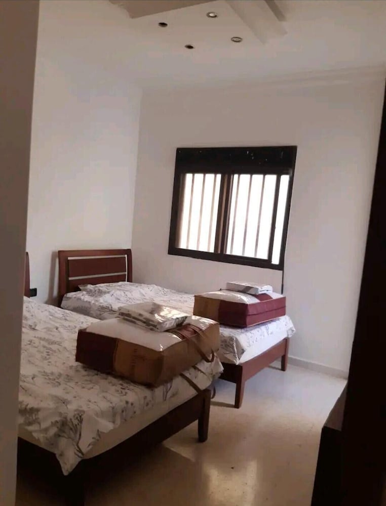 Stunning 4-bed Apartment in Ain Saadeh view 4