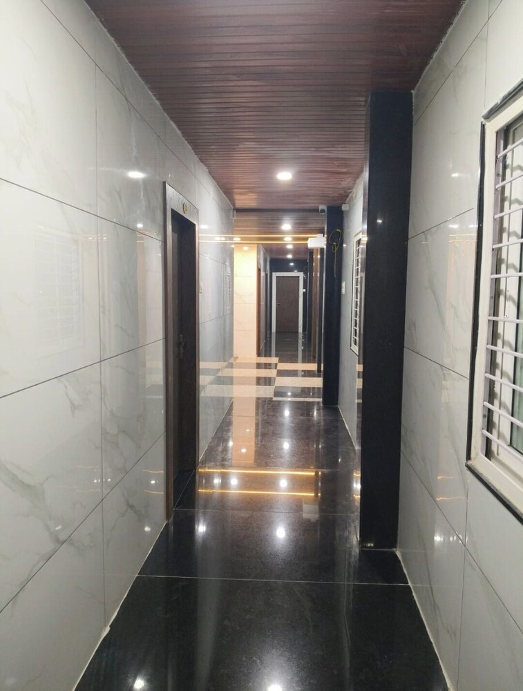 Hotel NVR Grand