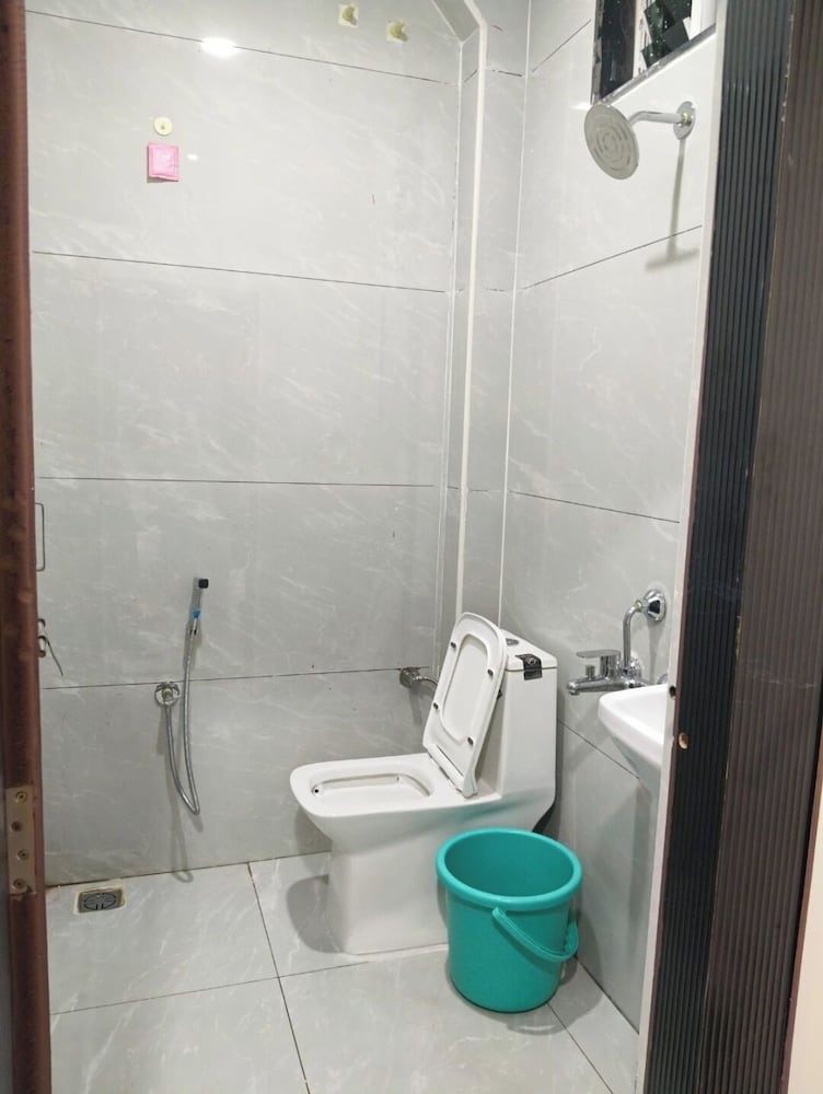 Hotel NVR Grand