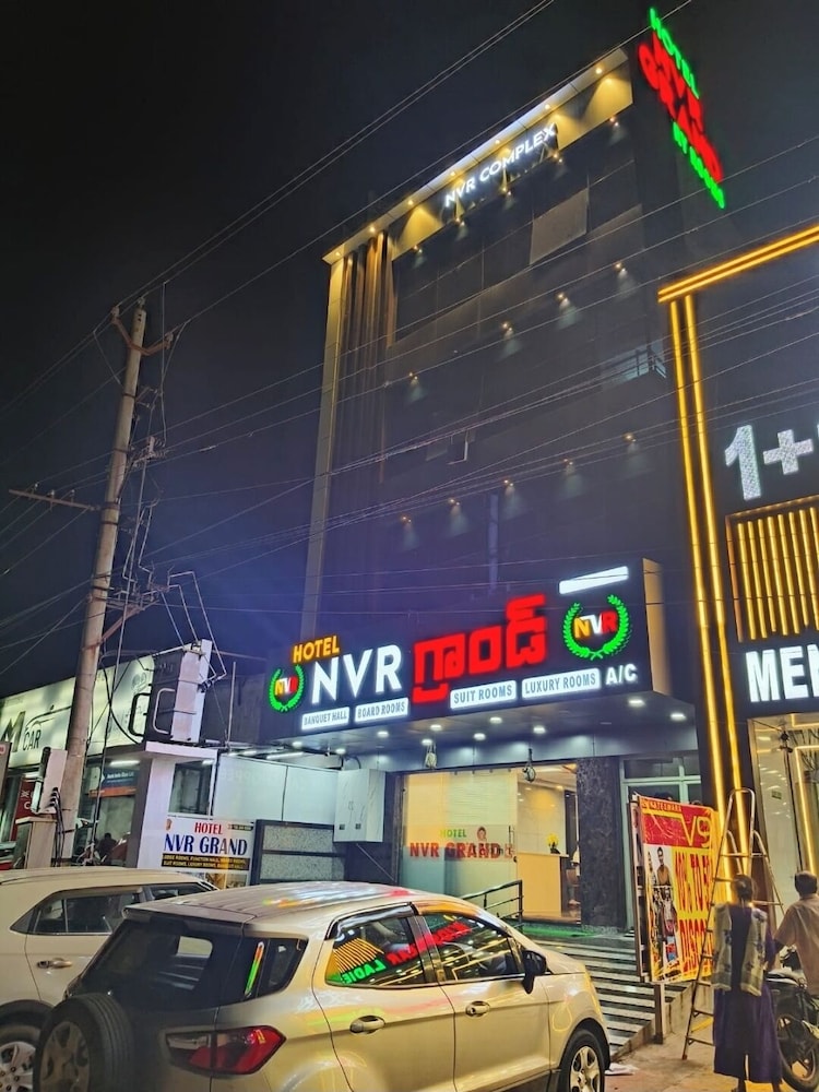 Hotel NVR Grand