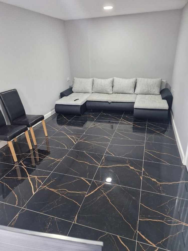 Birmingham Blissful House