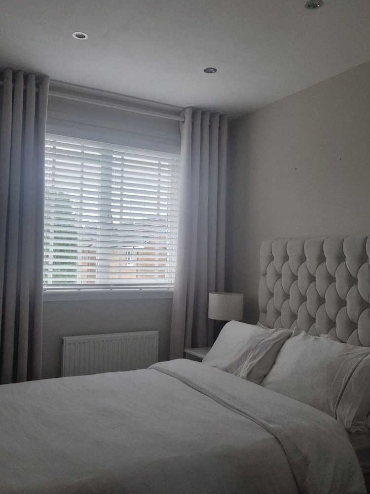 3 Bedroom, Sleeps 6, Free Parking