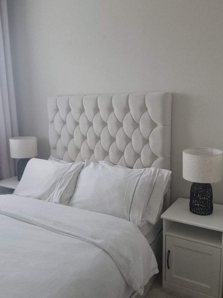 3 Bedroom, Sleeps 6, Free Parking