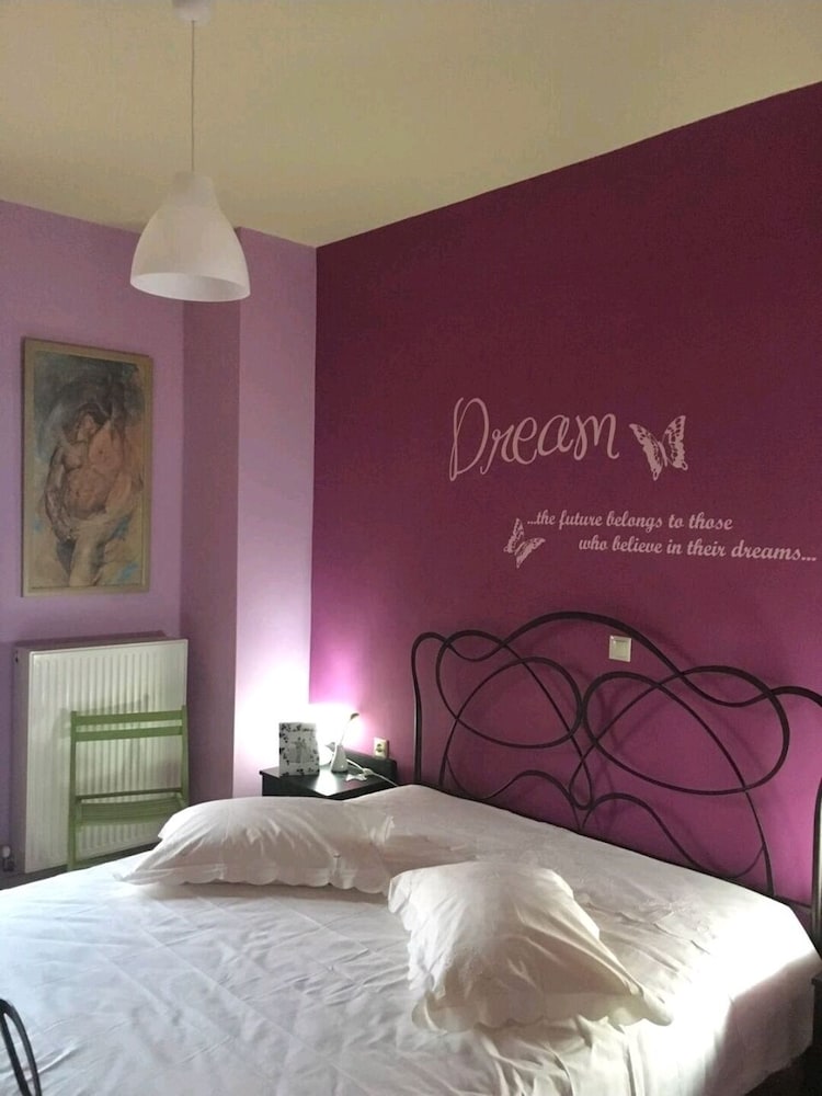 Immaculate 3-bed House in Chania view 2
