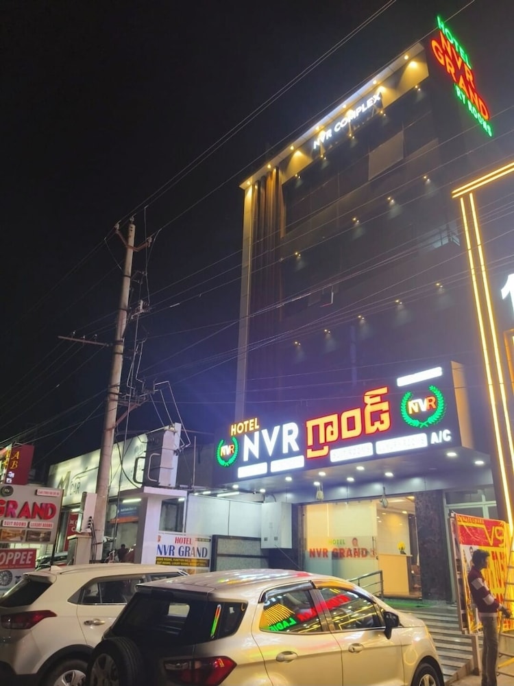 Hotel NVR Grand