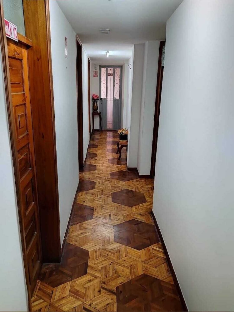 Hostal Altamira Suites