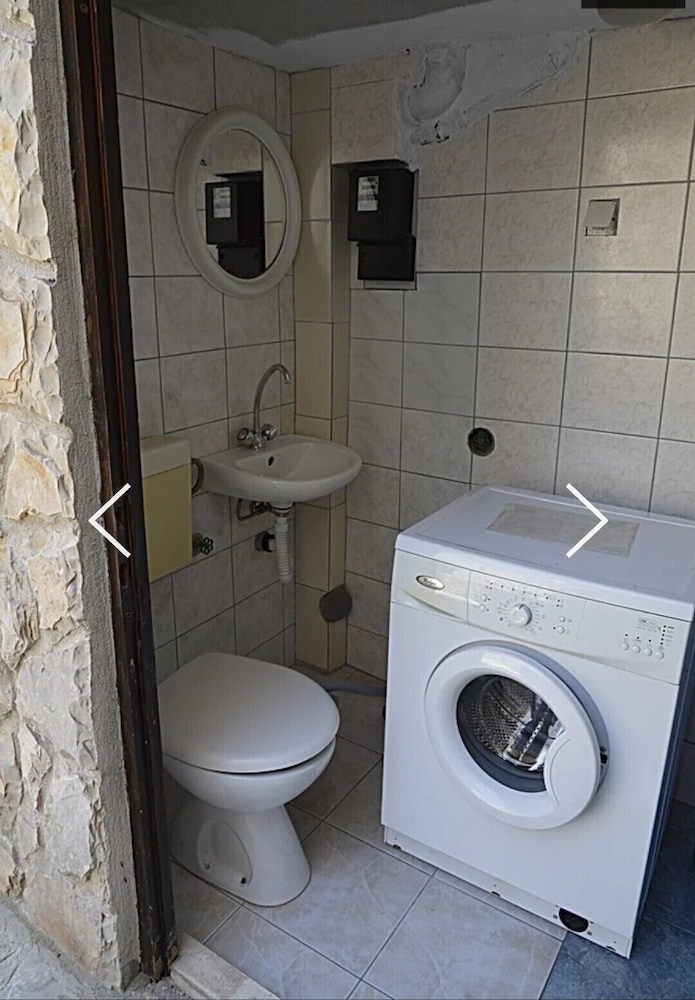 Cute apartment in stone house near sea