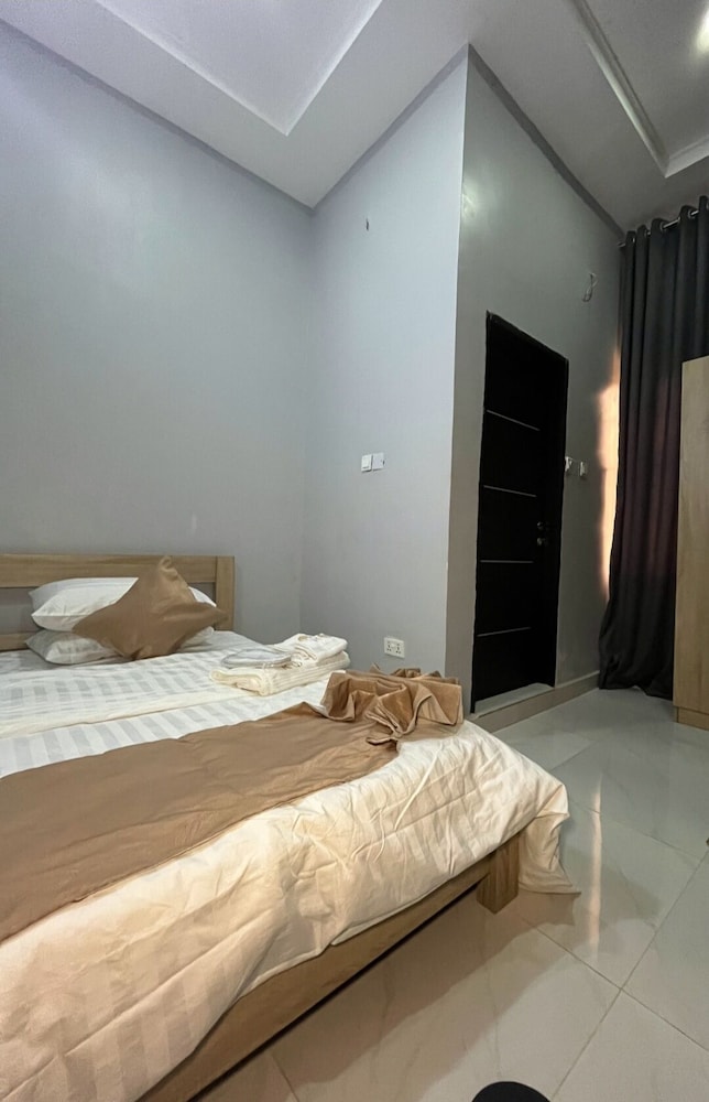 R-Oak Hotels and Apartments