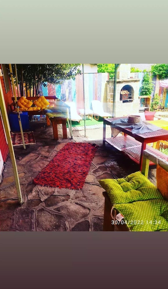 Side Tuana Garden Home